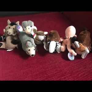 6 Coca Cola international beanies